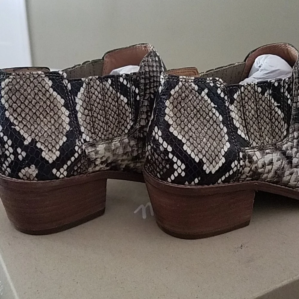 NEW Madewell Embossed Leather Chelsea Snake Print Boot Booties 7
